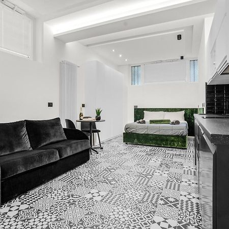Pag60 -Crescenzago-Luxury Green House ミラノ エクステリア 写真